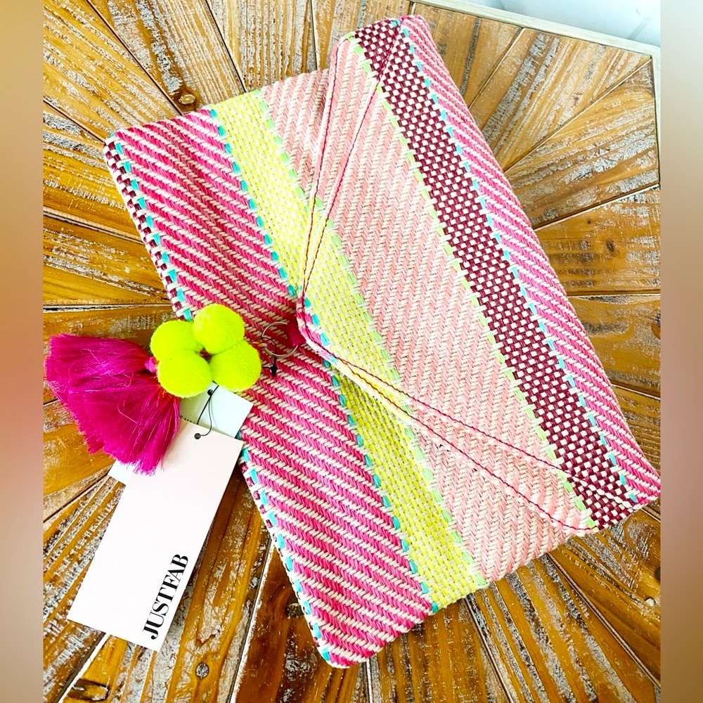 🎉HOST PICK!🎉 NWT Just Fab Woven Oversized Clutch